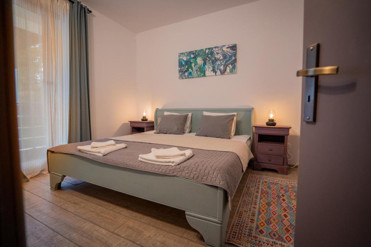 Family Treez Premium Apartments โปยานาบราซอฟ ภายนอก รูปภาพ